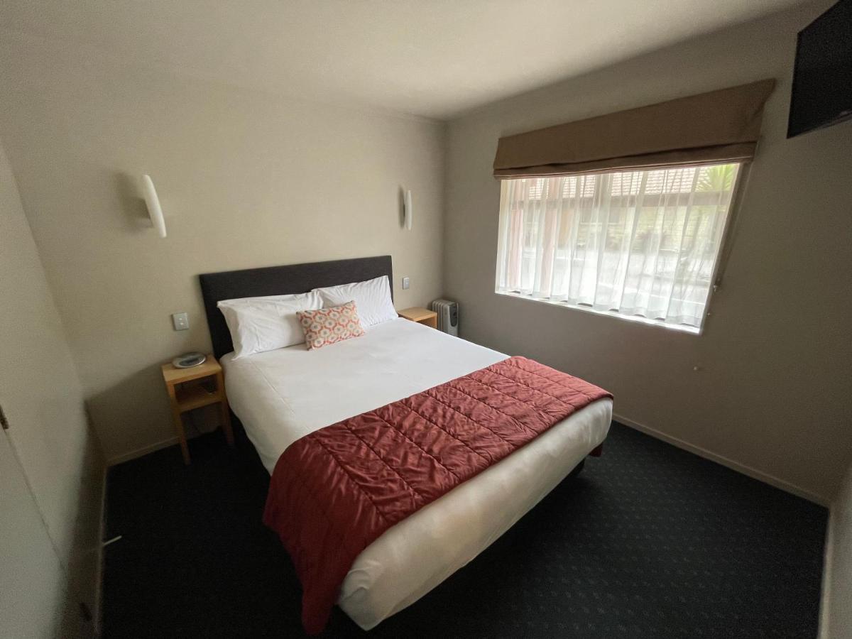 Bentleys Motor Inn Palmerston North Exterior foto