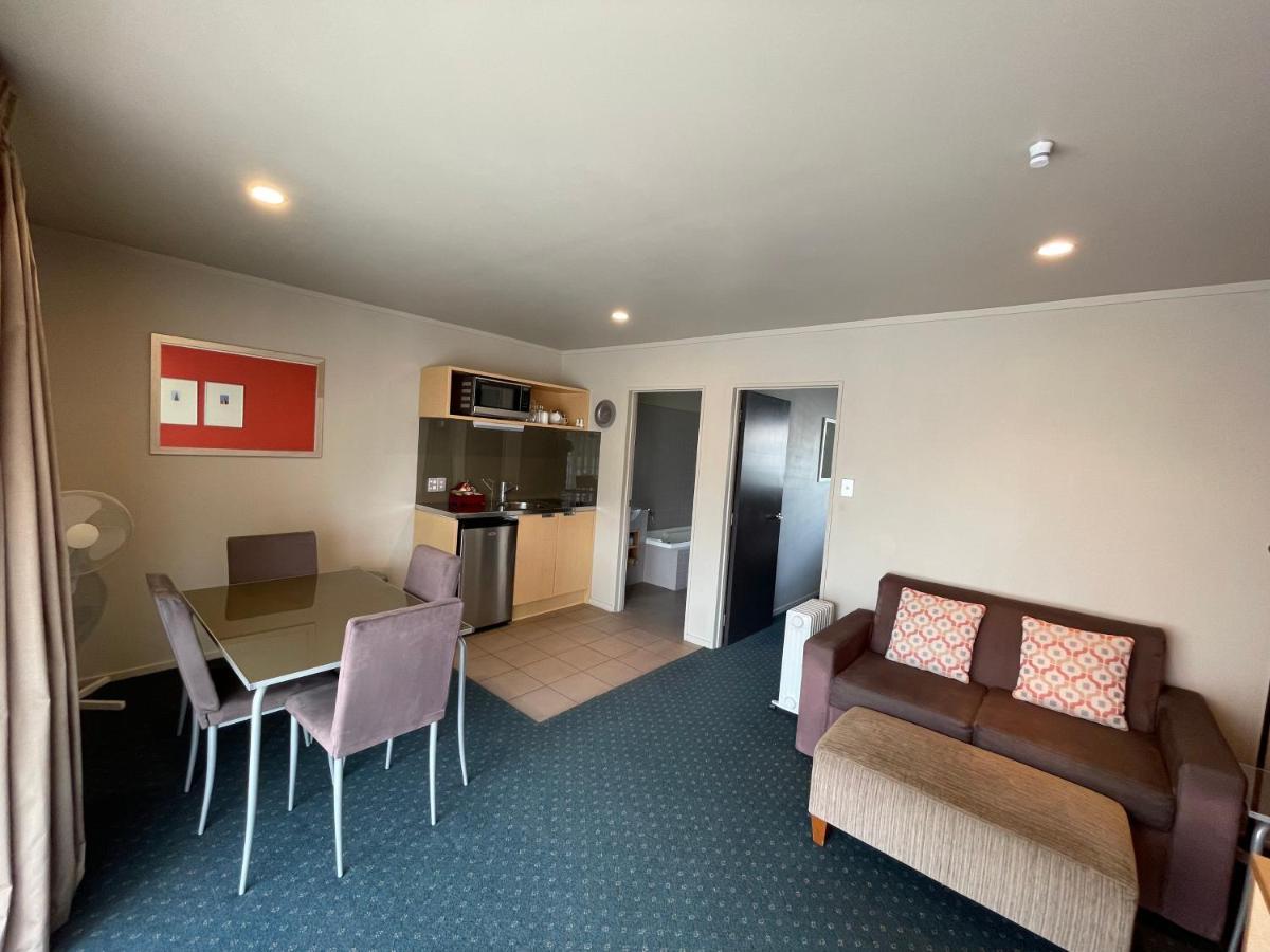 Bentleys Motor Inn Palmerston North Exterior foto