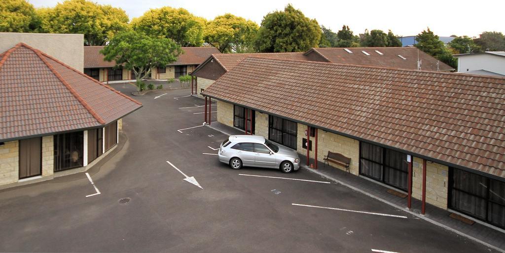 Bentleys Motor Inn Palmerston North Exterior foto