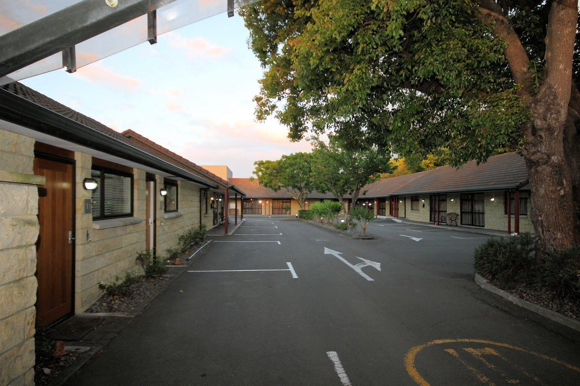 Bentleys Motor Inn Palmerston North Exterior foto